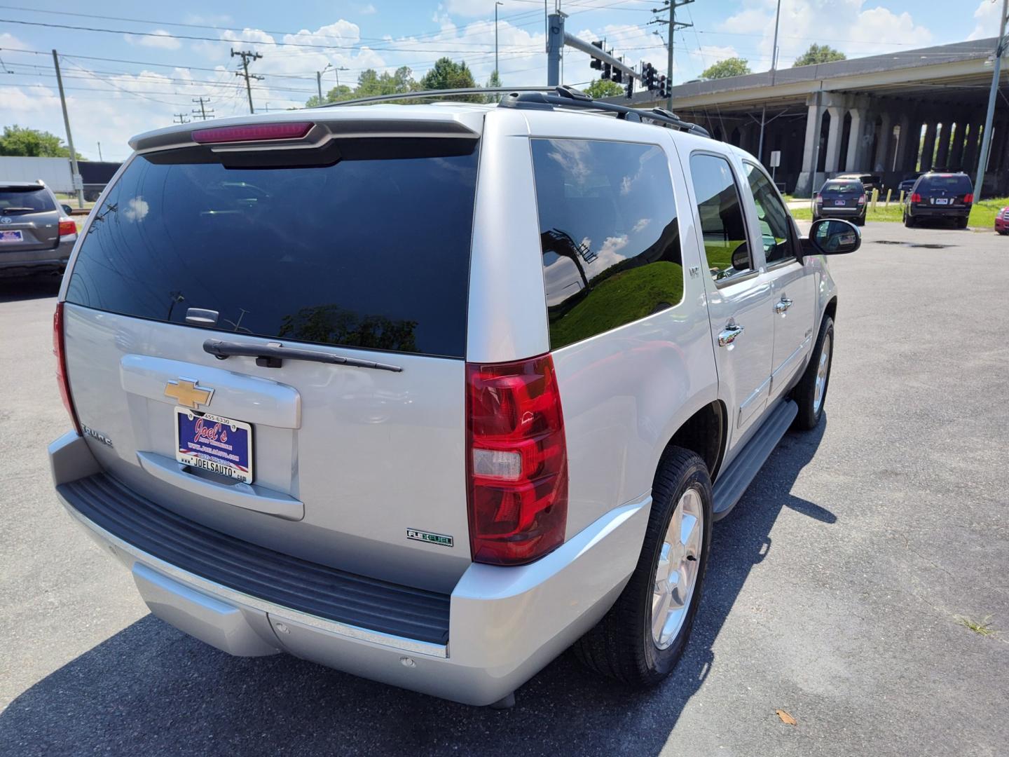 2010 Silver Chevrolet Tahoe (1GNUKCE07AR) , located at 5700 Curlew Drive, Norfolk, VA, 23502, (757) 455-6330, 36.841885, -76.209412 - Photo#16